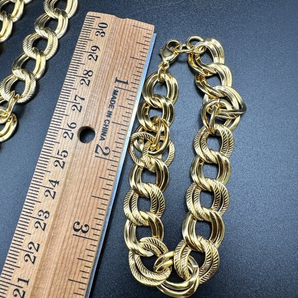 Vintage Trifari Gold Tone Double Curb Link Chain Necklace Bracelet Earrings set - Picture 3 of 13